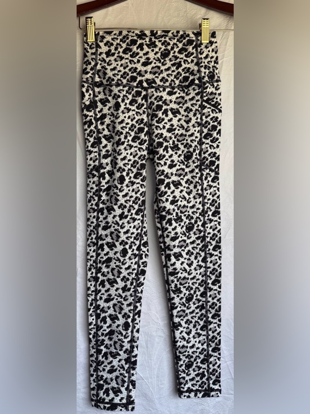 ZYIA active Black, Purple & White Leopard Print Women’s Leggings Size 4